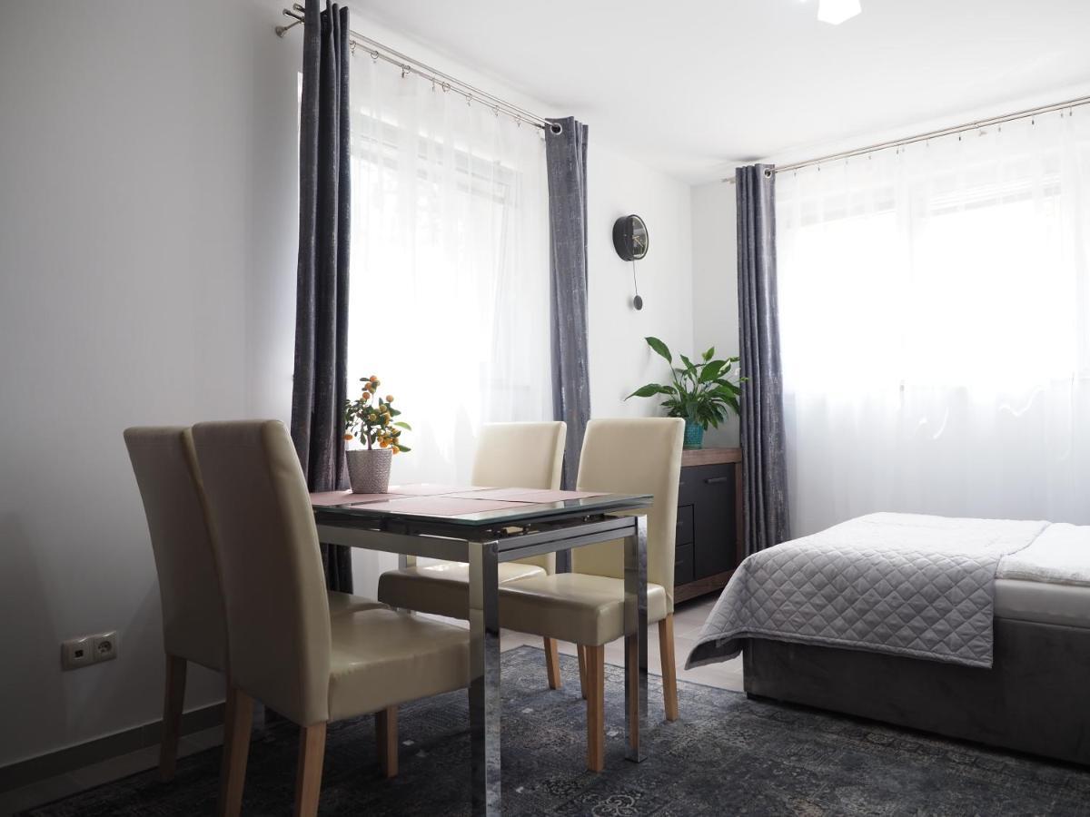 Adobe Apartment - Przytulny I Free Parking Wroclaw Dış mekan fotoğraf